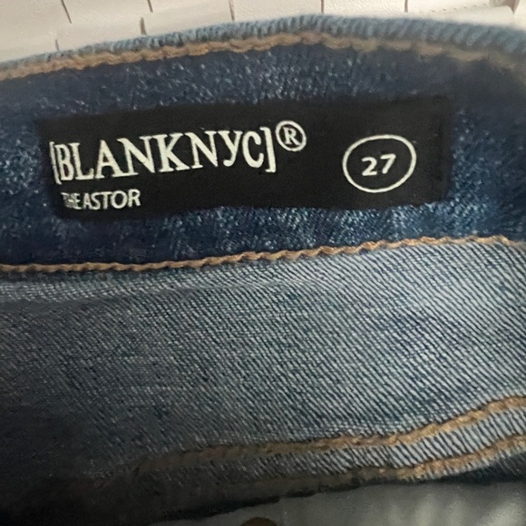 BlankNYC The Astor Distressed Cut Off- 27 - Picture 3 of 6